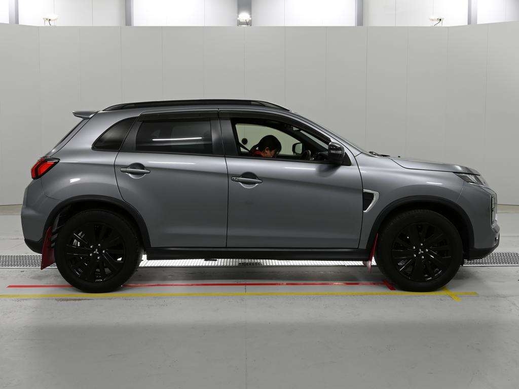 MITSUBISHI RVR