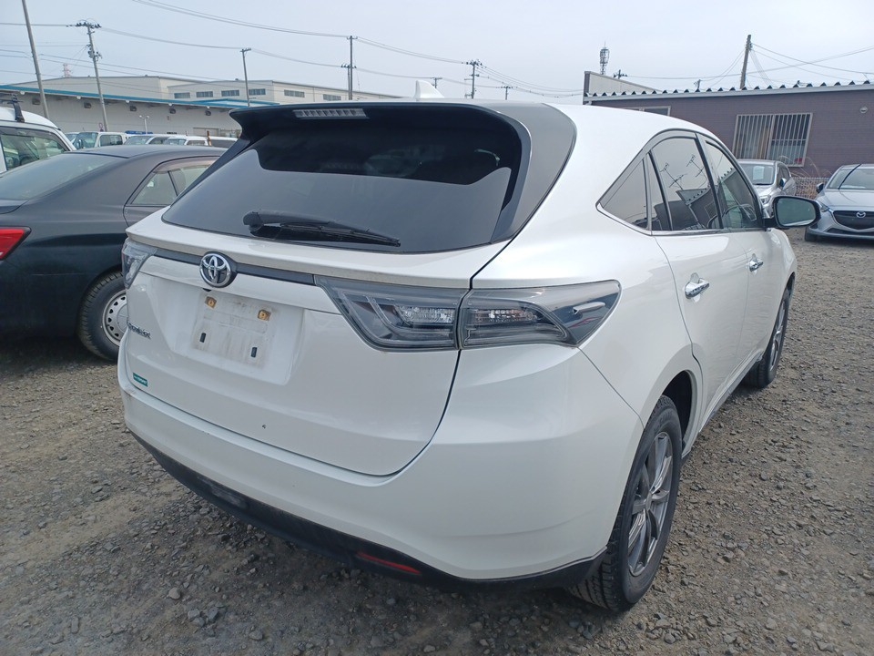TOYOTA HARRIER