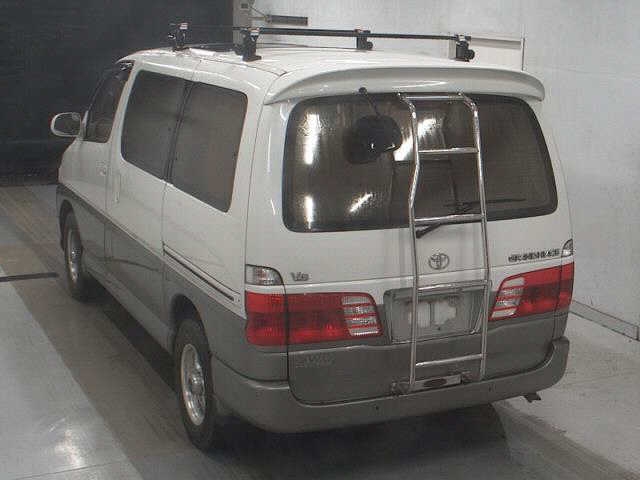 TOYOTA GRAND HIACE