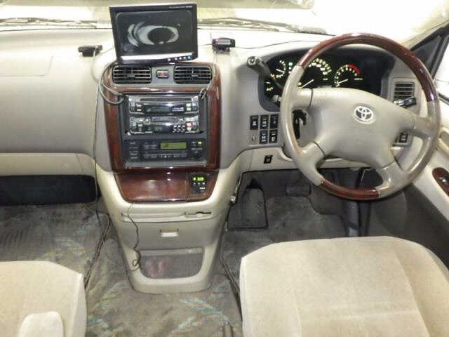 TOYOTA GRAND HIACE