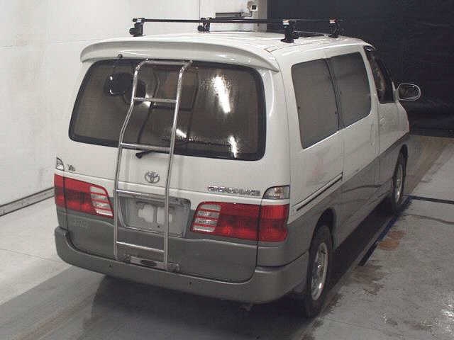 TOYOTA GRAND HIACE