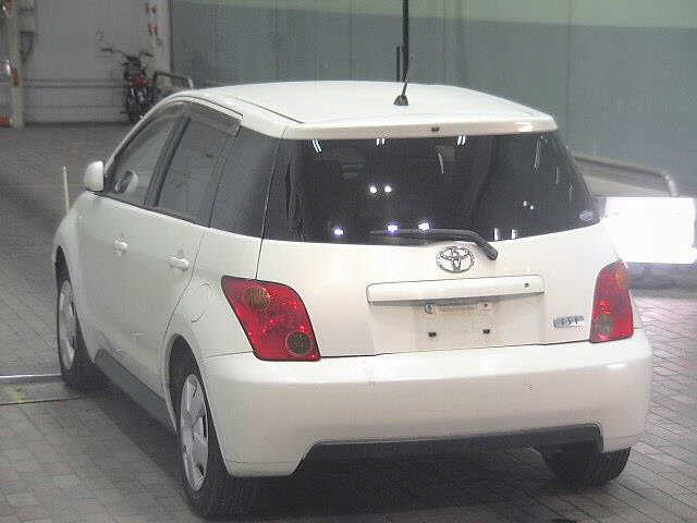 TOYOTA IST