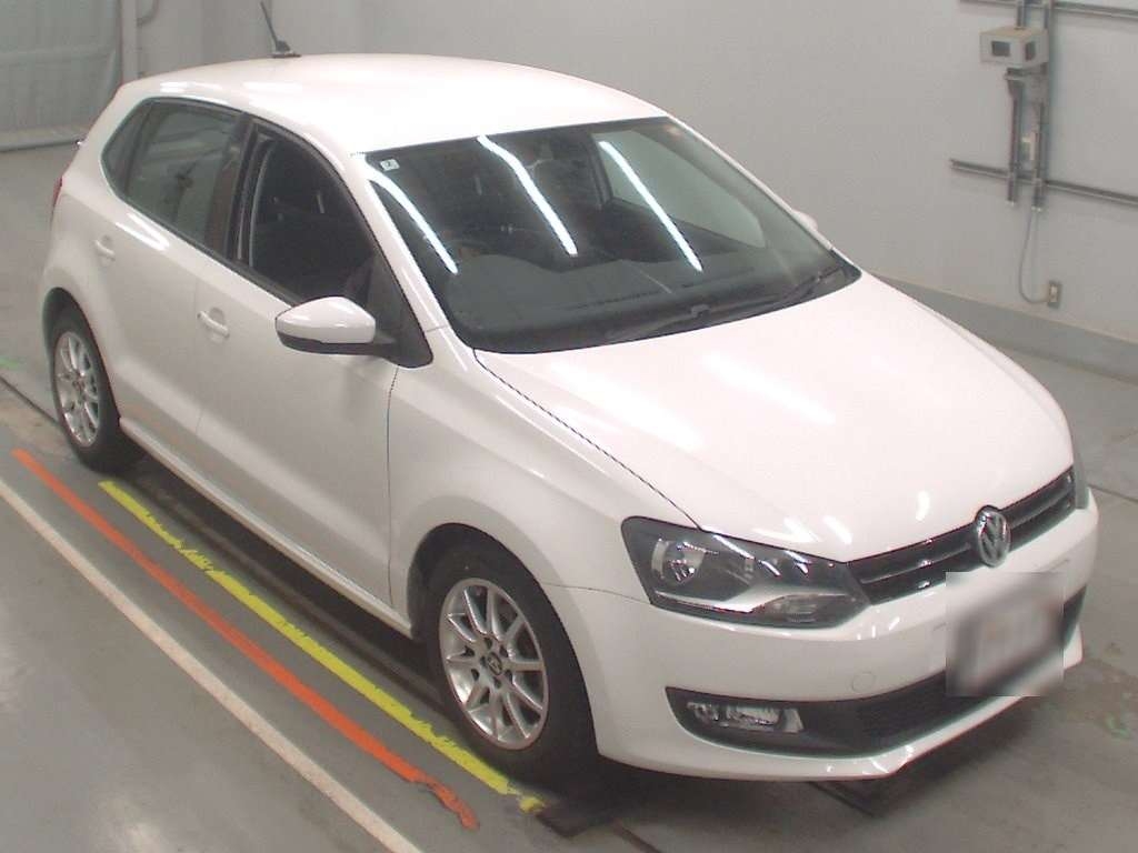 VOLKSWAGEN POLO