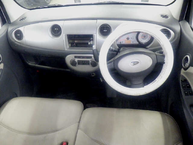 DAIHATSU MOVE LATTE