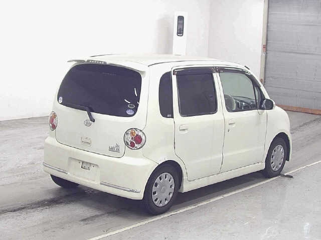 DAIHATSU MOVE LATTE