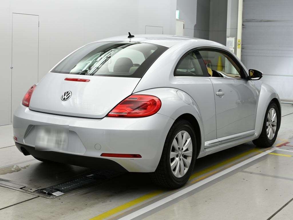 VOLKSWAGEN BEETLE