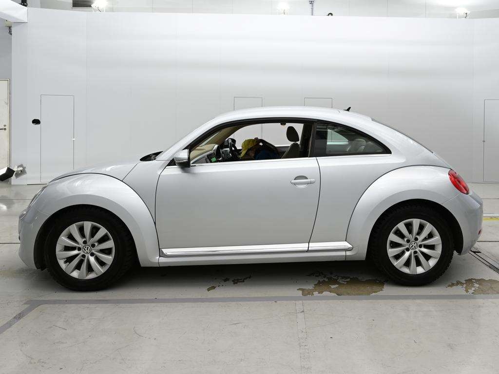 VOLKSWAGEN BEETLE