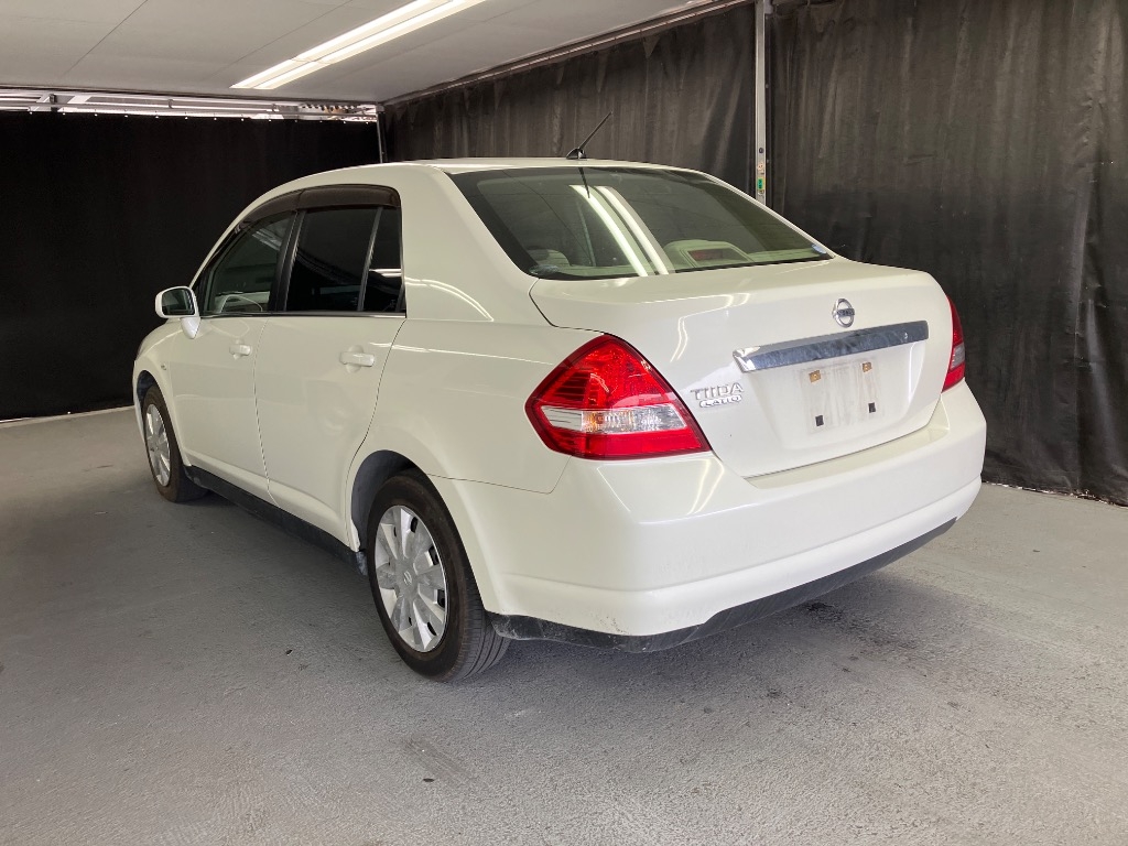NISSAN TIIDA LATIO