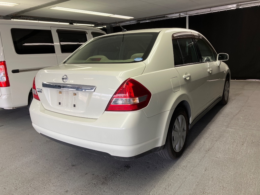 NISSAN TIIDA LATIO