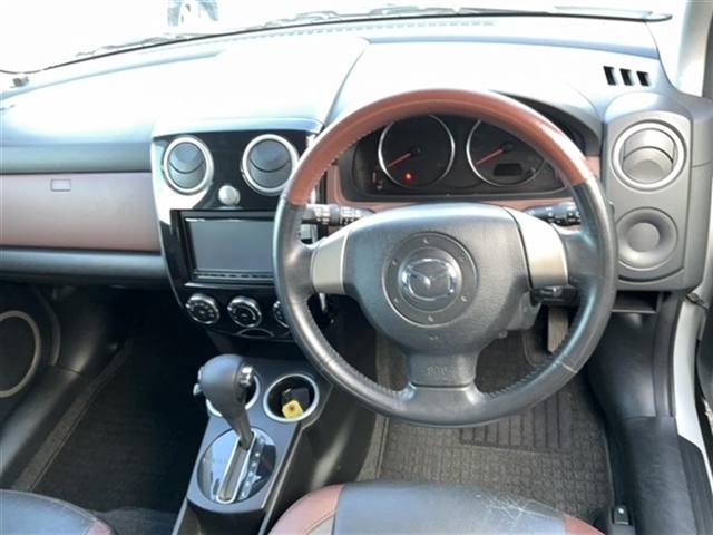 MAZDA VERISA