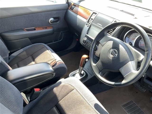 NISSAN TIIDA LATIO
