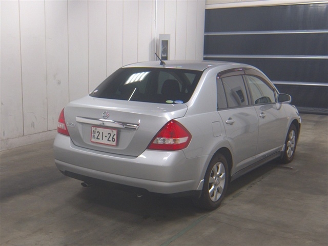 NISSAN TIIDA LATIO