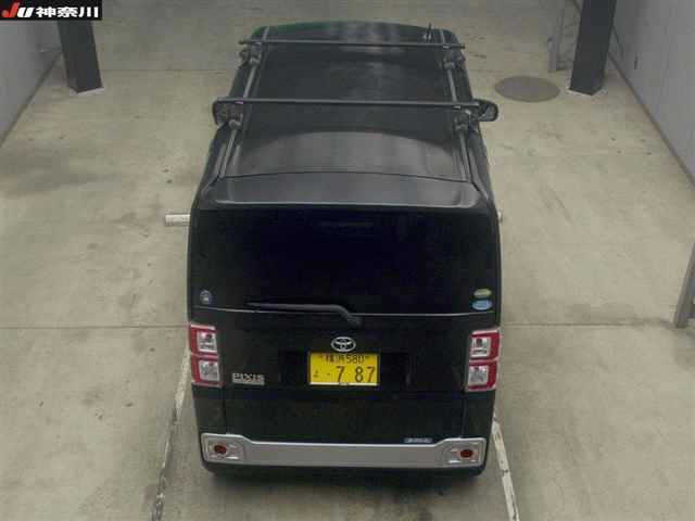 TOYOTA PIXIS MEGA