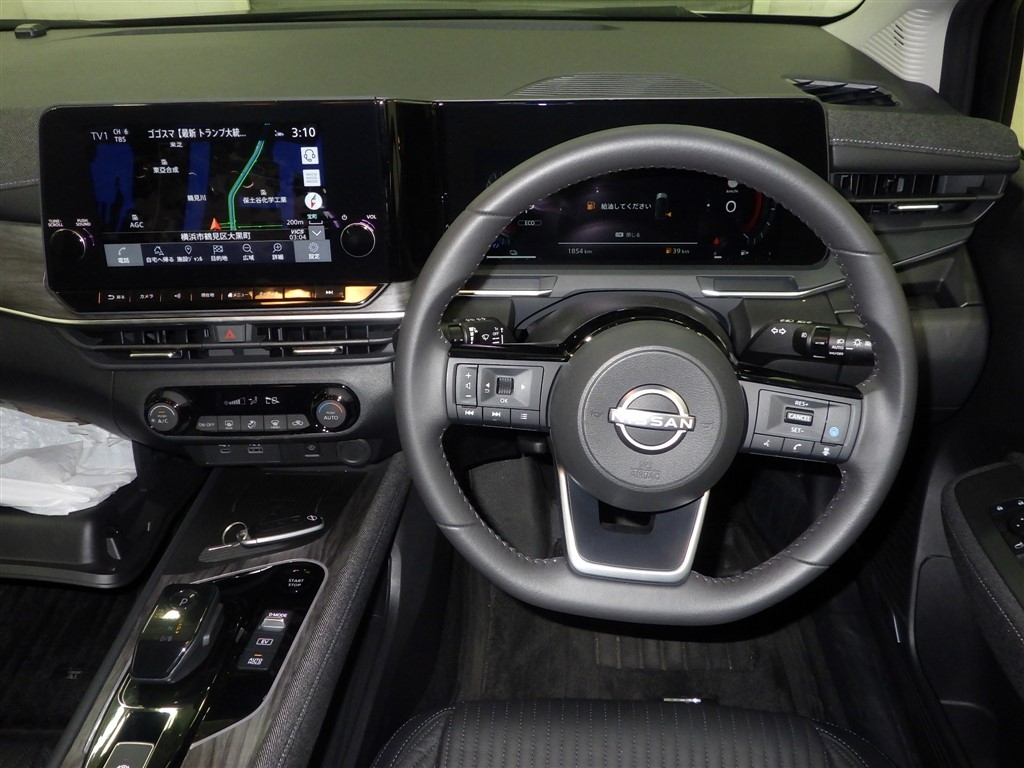 NISSAN AURA