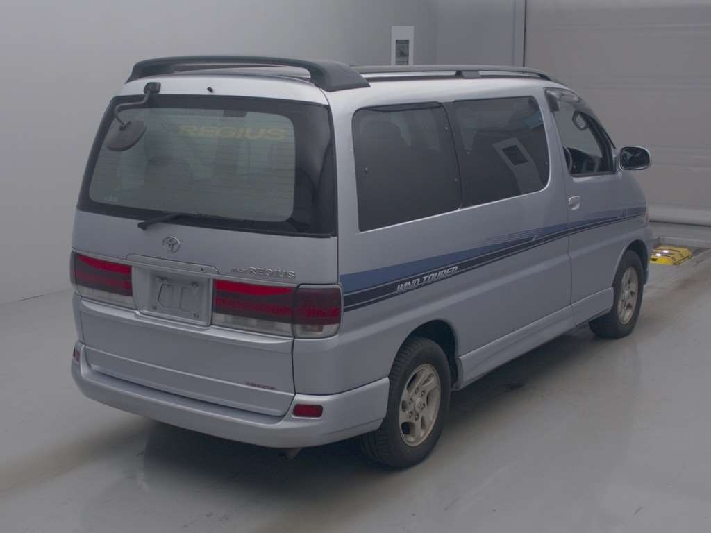 TOYOTA HIACE REGIUS