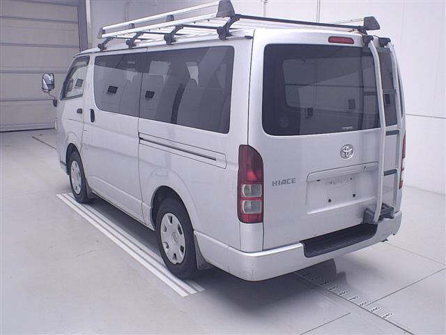 TOYOTA REGIUS ACE