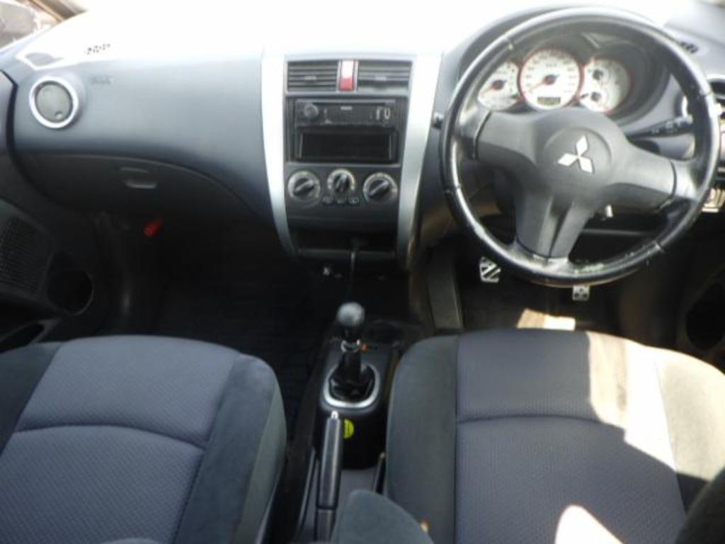 MITSUBISHI COLT