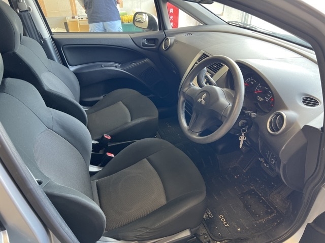 MITSUBISHI COLT
