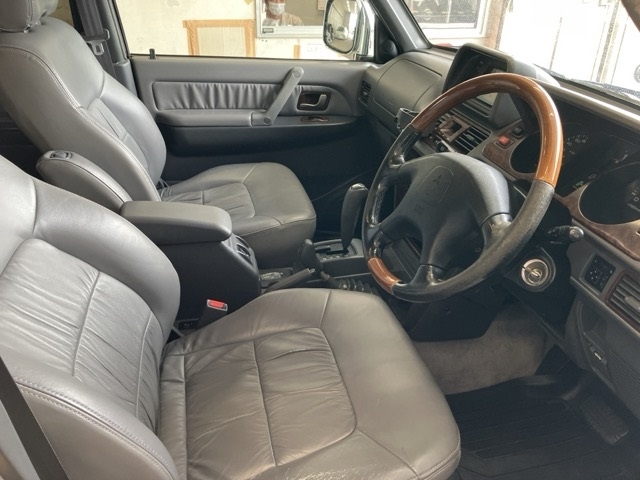 MITSUBISHI PAJERO