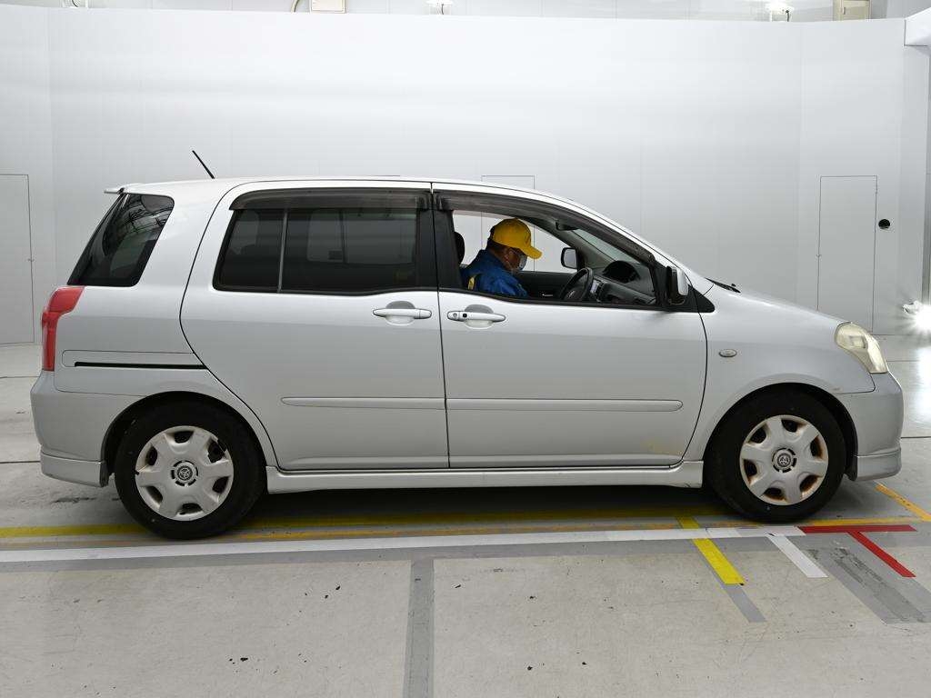 TOYOTA RAUM