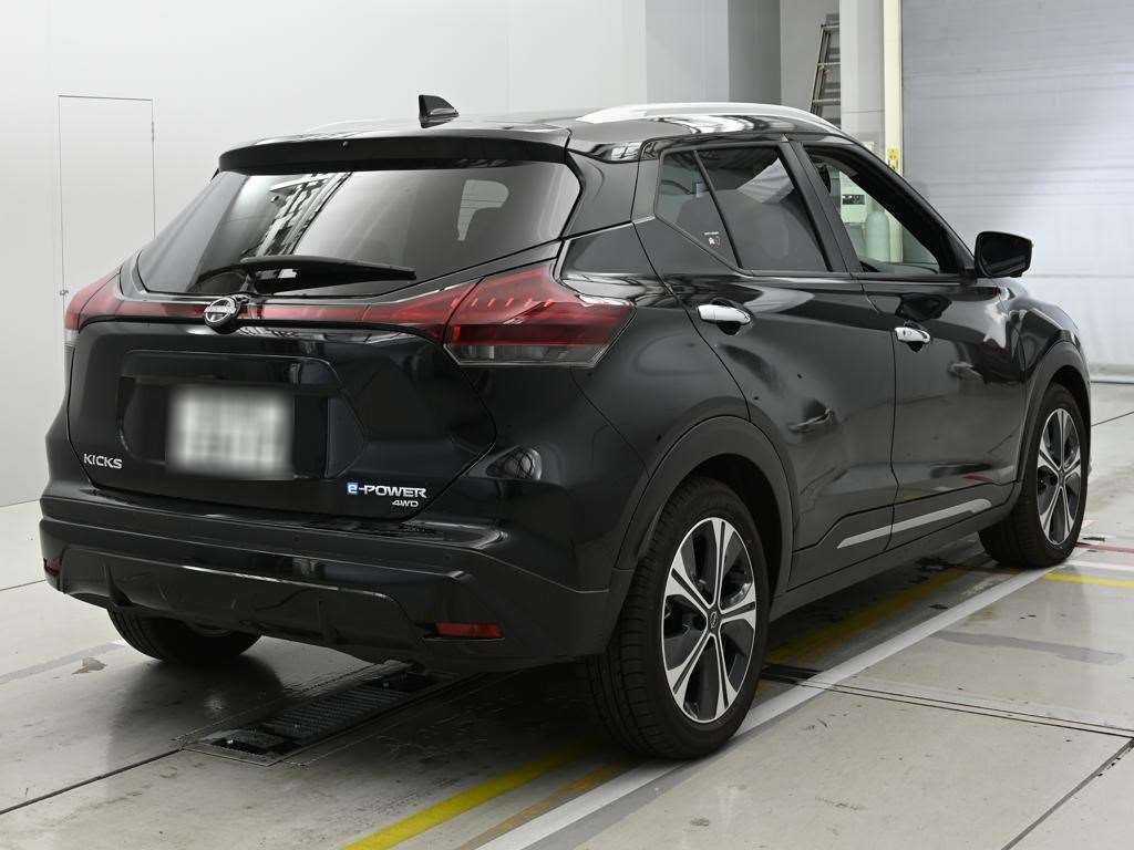 NISSAN KICKS