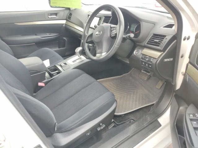 SUBARU LEGACY