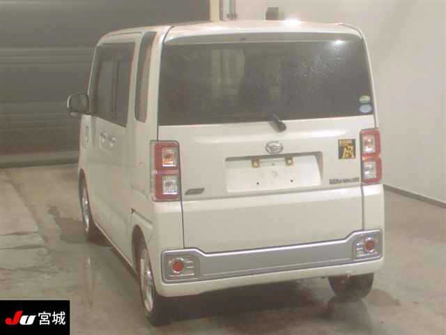 DAIHATSU WAKE
