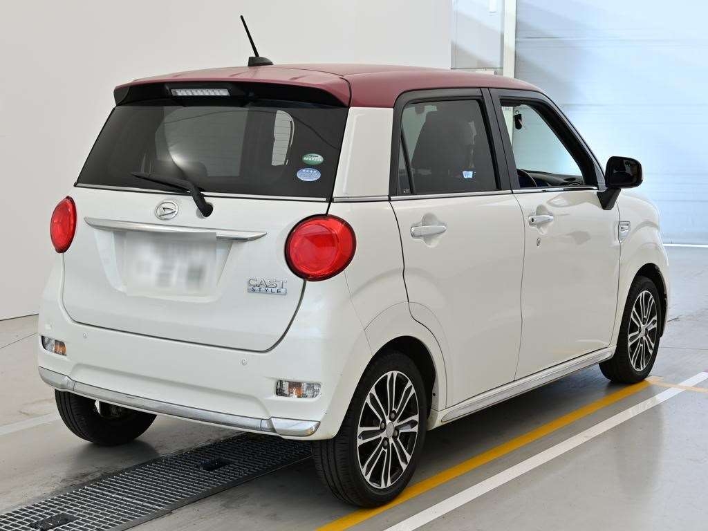 DAIHATSU CAST