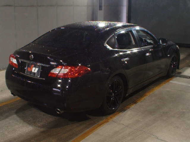 NISSAN FUGA