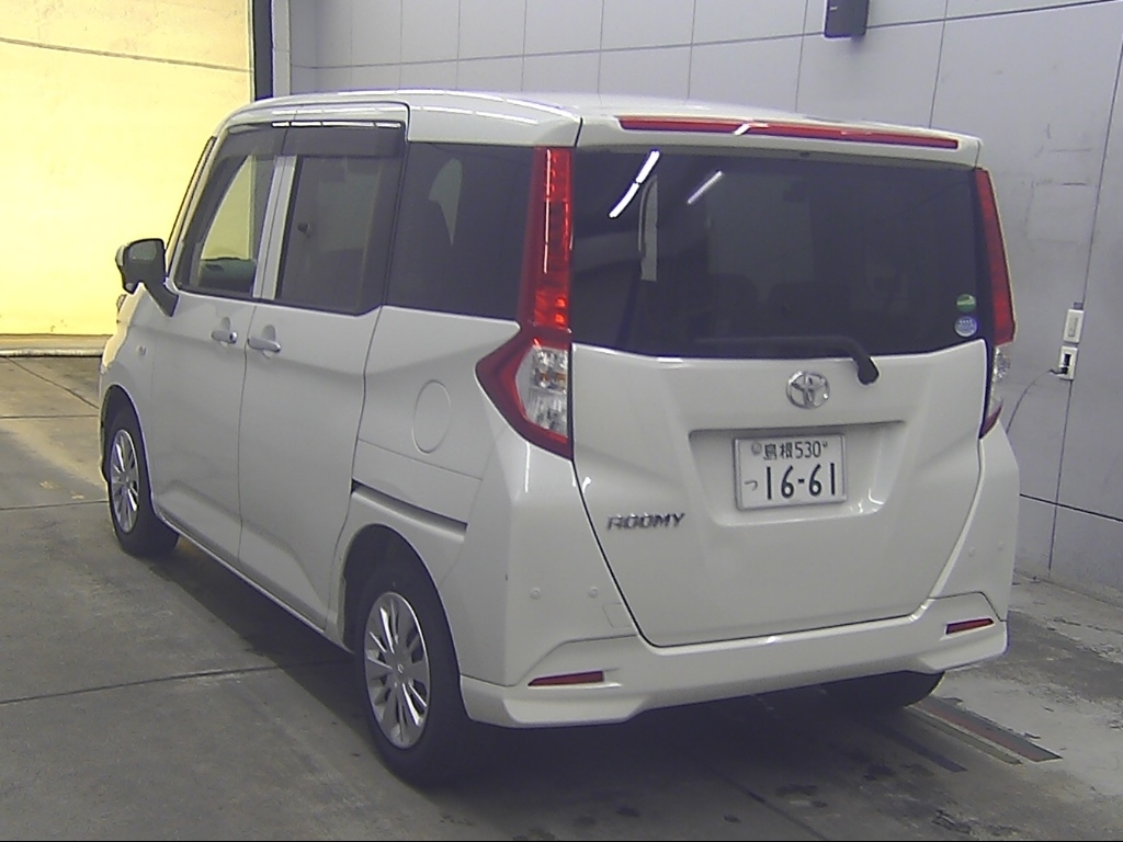 TOYOTA ROOMY