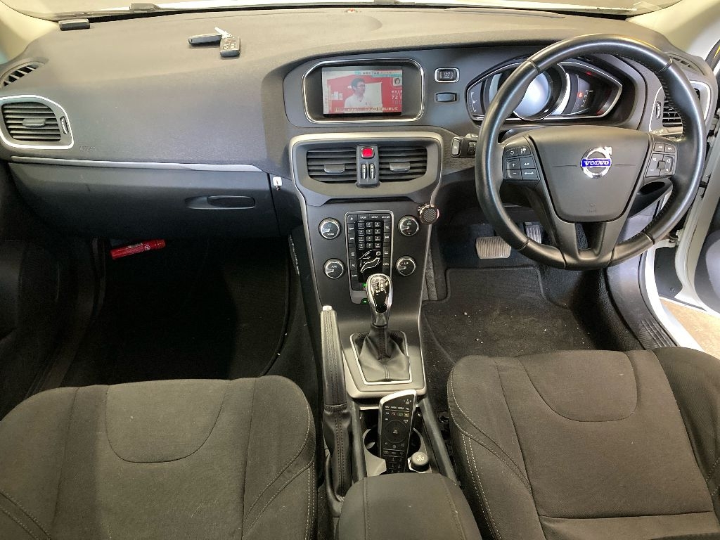 VOLVO V40