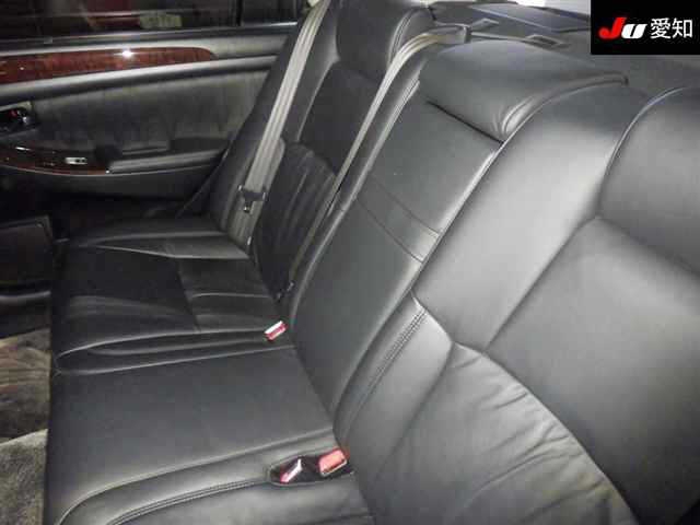 TOYOTA CROWN MAJESTA