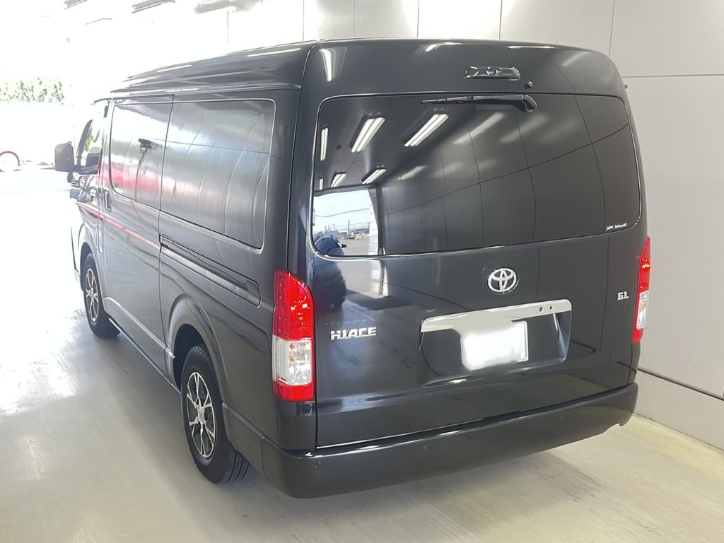 TOYOTA HIACE