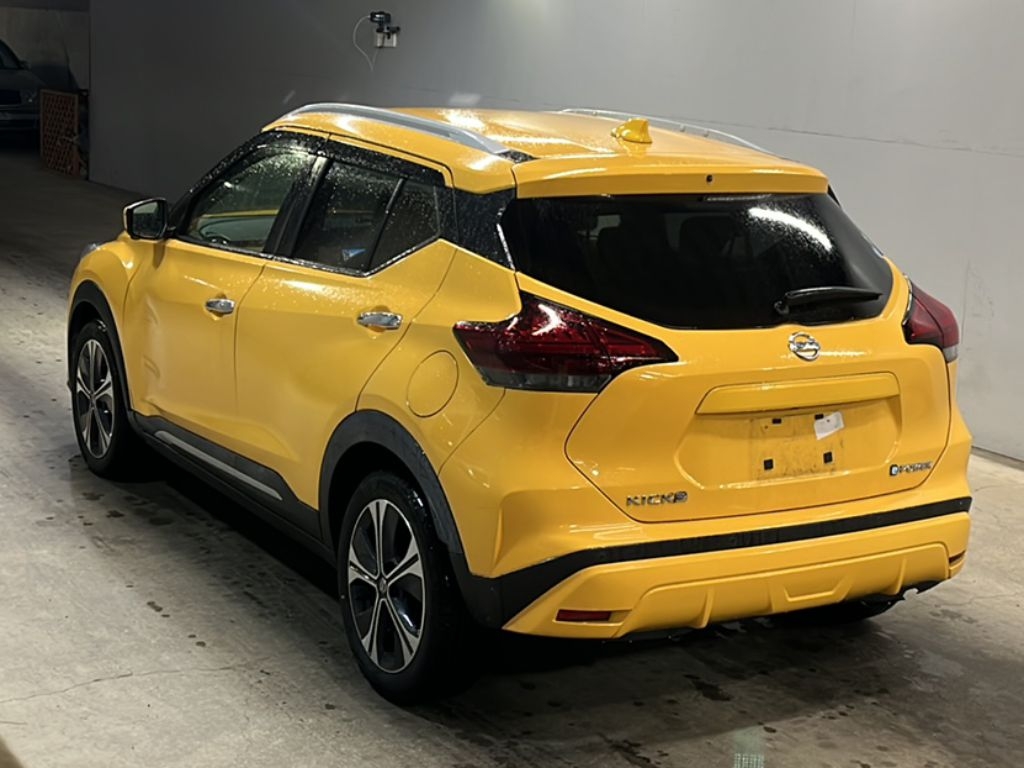 NISSAN KICKS