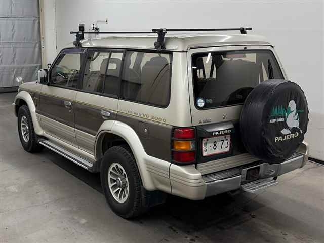 MITSUBISHI PAJERO