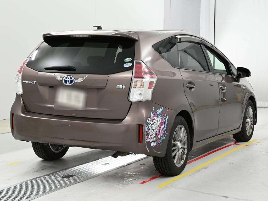 TOYOTA PRIUS ALPHA