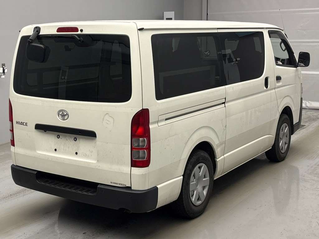 TOYOTA REGIUS ACE