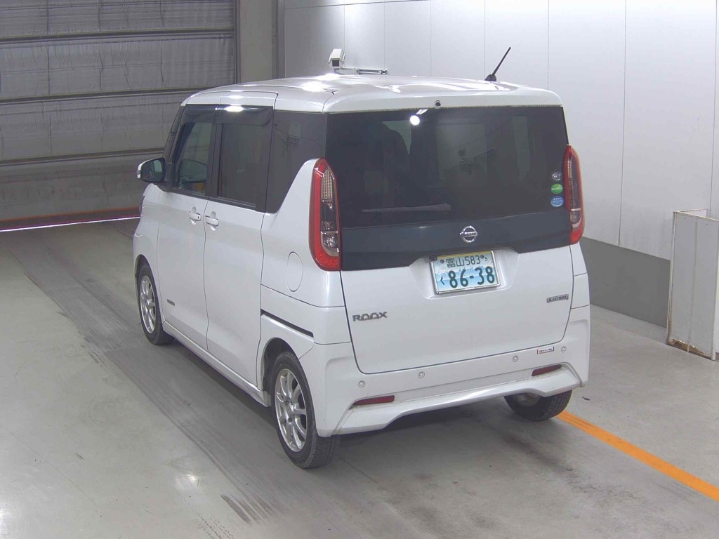 NISSAN ROOX