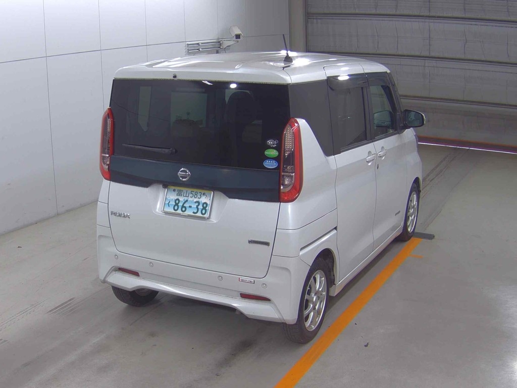 NISSAN ROOX