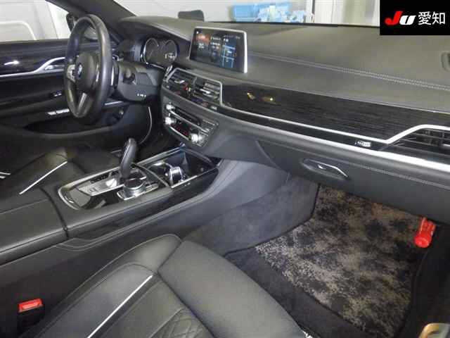 BMW 7-SERIES
