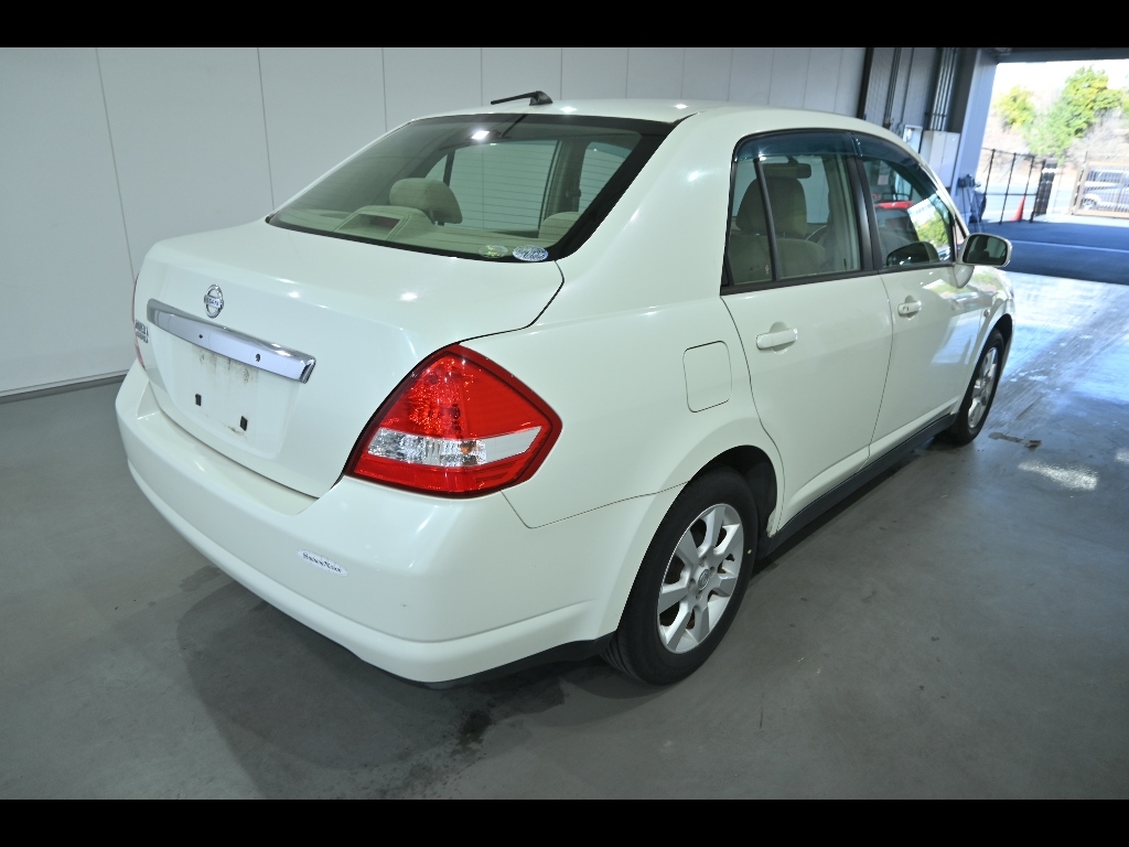 NISSAN TIIDA LATIO