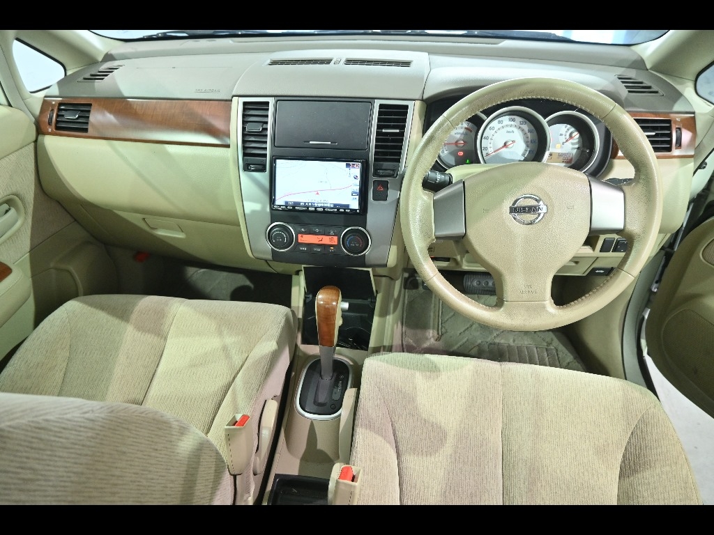 NISSAN TIIDA LATIO