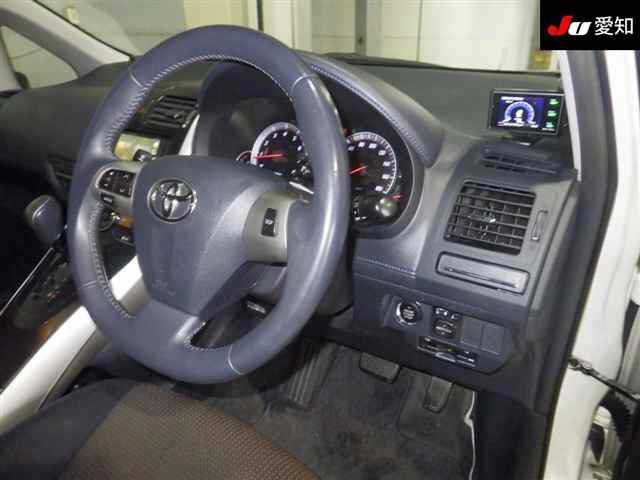 TOYOTA BLADE