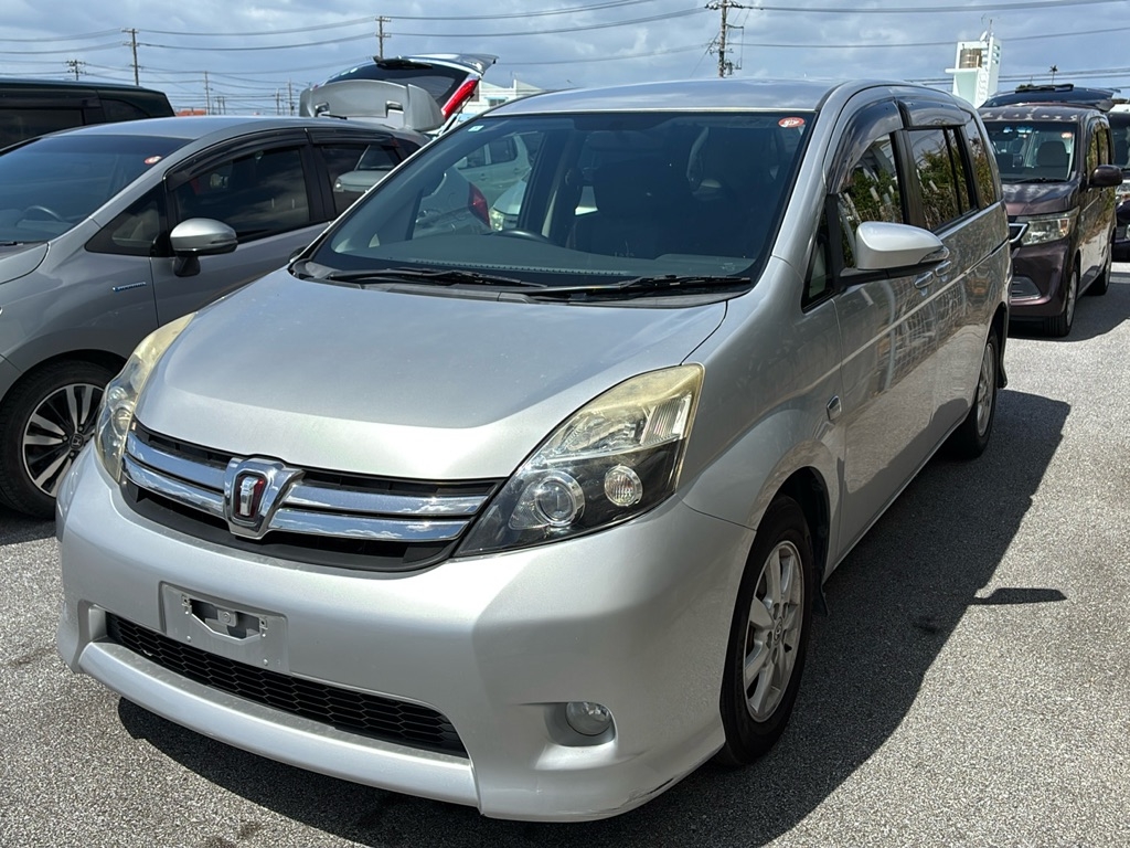 TOYOTA ISIS