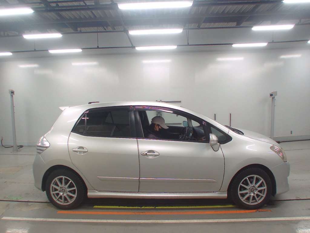 TOYOTA BLADE
