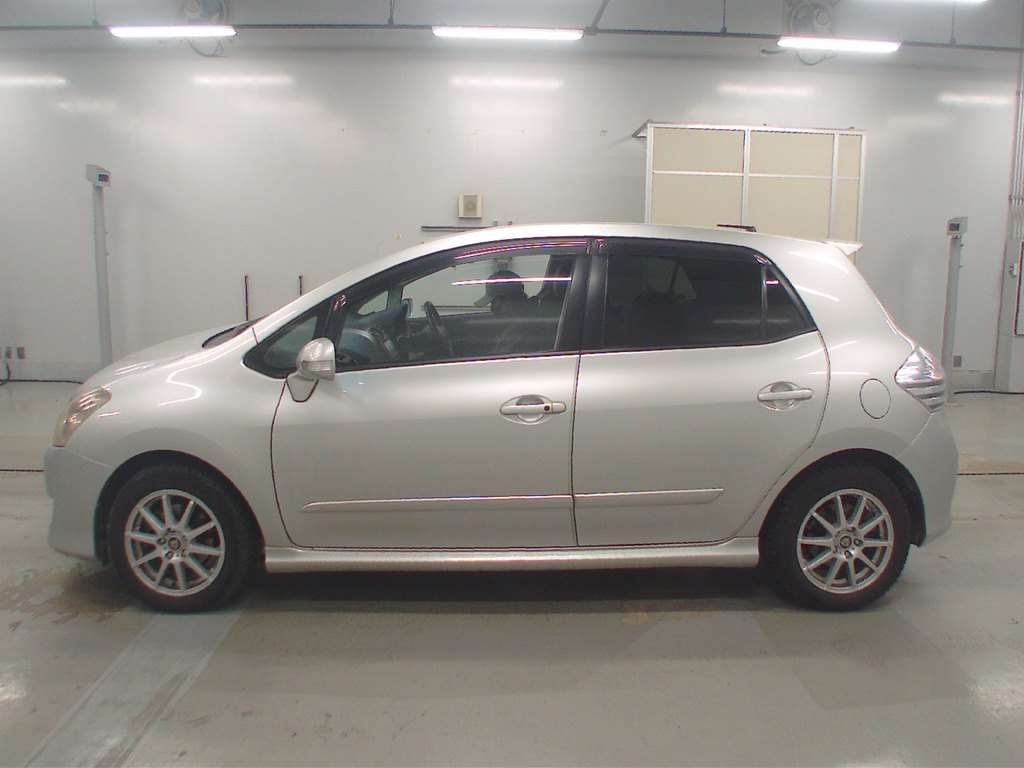 TOYOTA BLADE