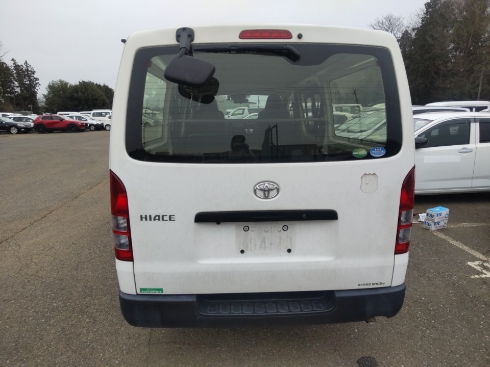TOYOTA REGIUS ACE