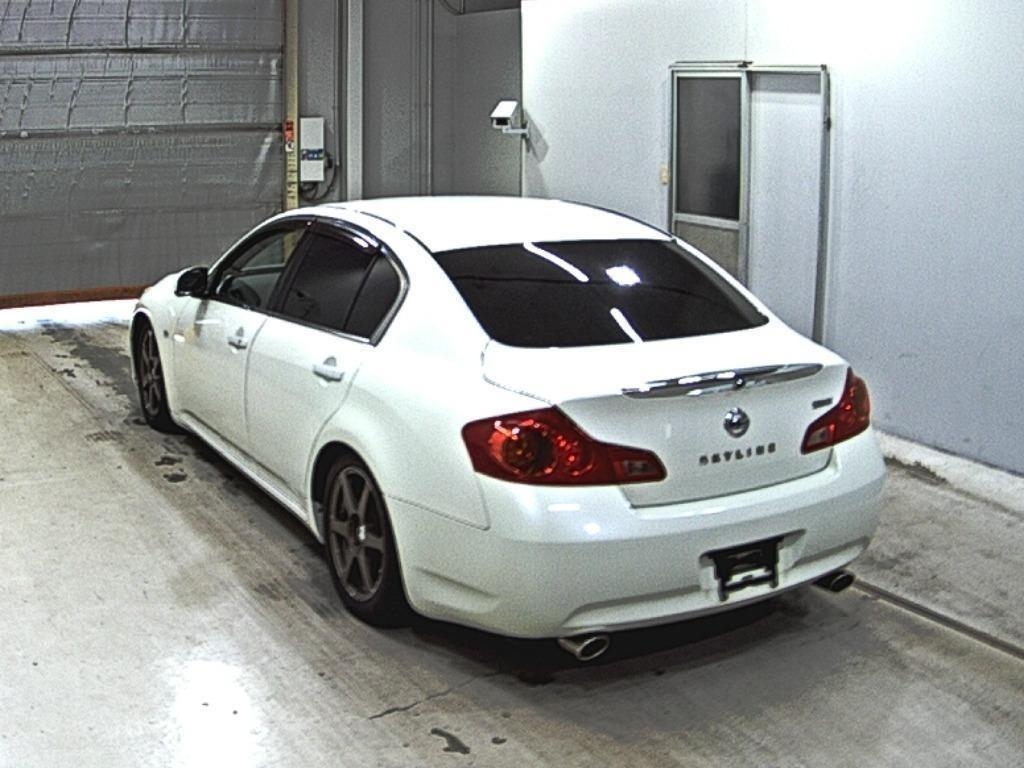 NISSAN SKYLINE