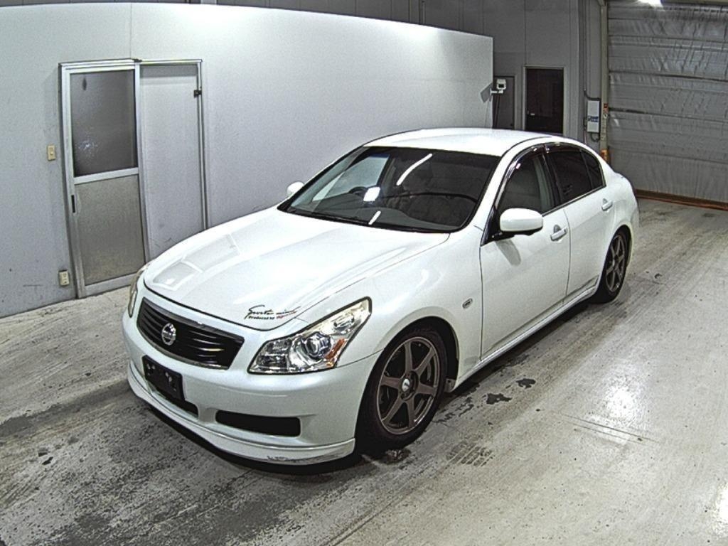 NISSAN SKYLINE