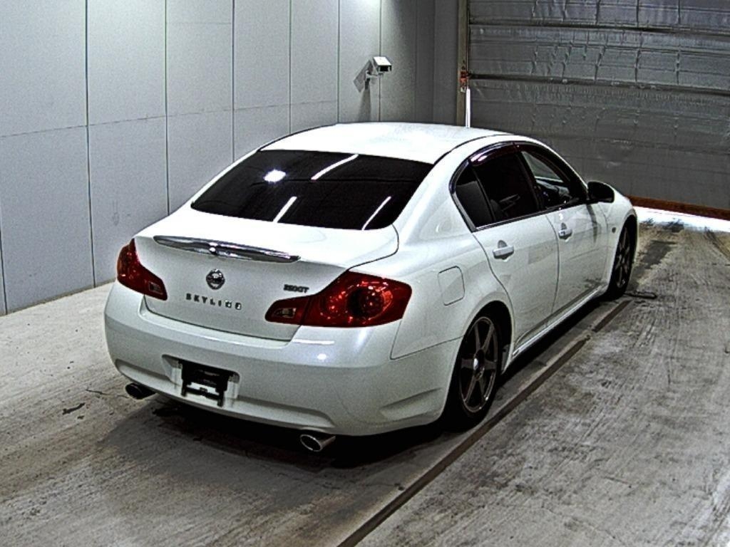 NISSAN SKYLINE